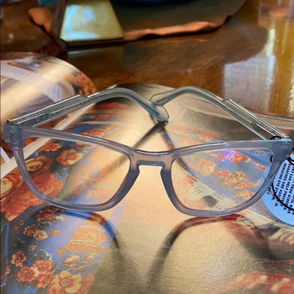 Chic Quay Australia Blue Light glasses.